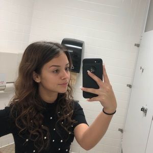 Meet your Posher, Daniela